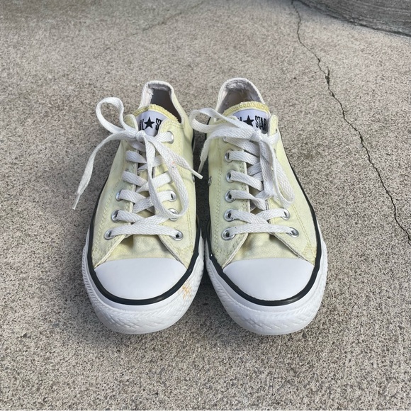 Pale Yellow Converse - Picture 2 of 9